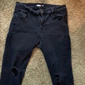 Black ripped skinny jeans